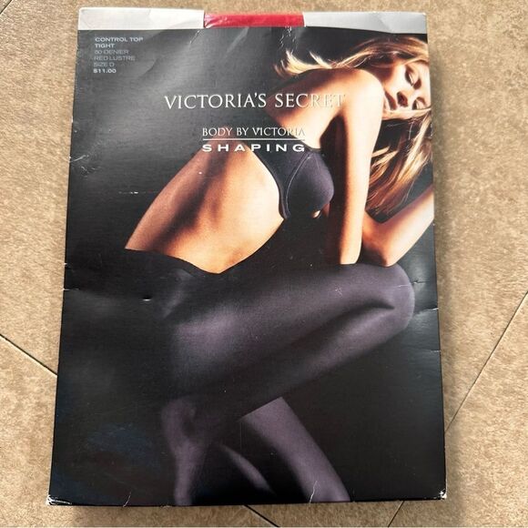 Victoria’s Secret Body by Victoria firm shaping control top red thoughts size D - Picture 1 of 2